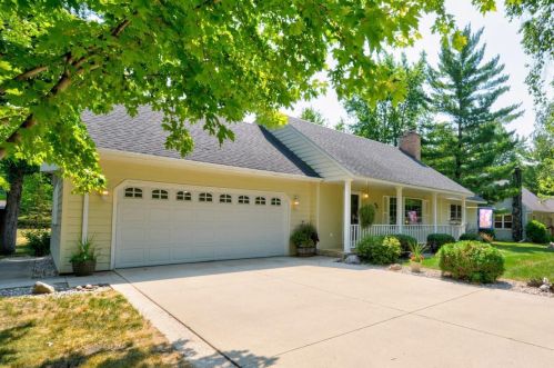 103 Knut St, Alex, MN 56308-2116