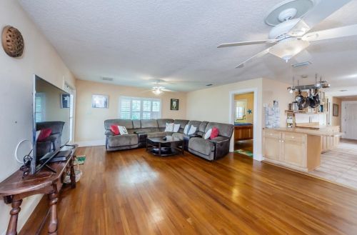 4832 Sunset Blvd, Port Richey FL  34668-6443 exterior