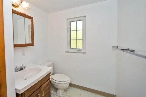 704 Valemont Dr, Verona PA  15147-2641 exterior