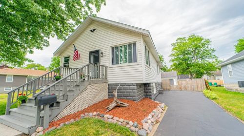 8329 Jackson Ave, Hammond, IN 46321-2213