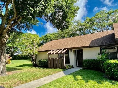 109 Via De Casas Norte, Boynton Beach, FL 33426-8816