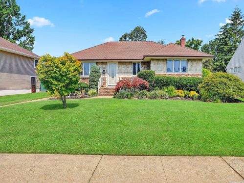 3635 Carlisle Rd, North Wantagh, NY 11793-1501