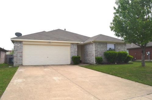 4500 Ashbury Ln, Midlothian TX  76063-6718 exterior