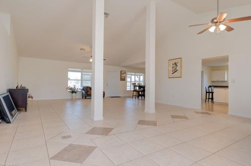 1021 Pine Ave, Lehigh Acres, FL 33972-8326