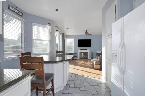 1743 Fairhaven Ct, Oakley CA  94561-3069 exterior