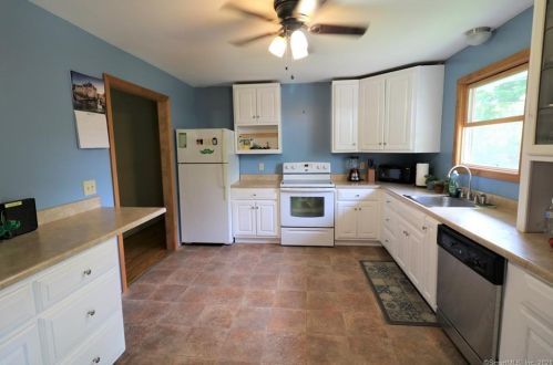 69 Westwood Ln, Litchfield, CT 06759-2508