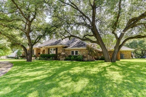 98 Shore Pl, Richardson, TX 75080-4924