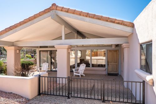 160 Fairway Oaks Dr, Sedona, AZ 86351-8822