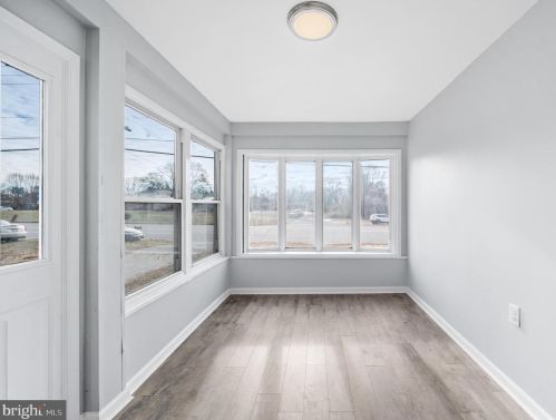 460 Crown Point Rd, West Deptford NJ  08086-2124 exterior