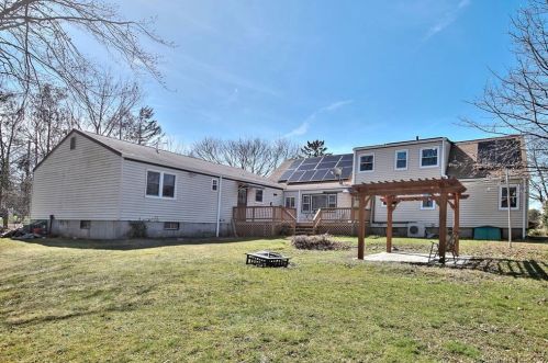 2 Carafa Ter, North Haven, CT 06473-2004