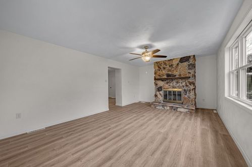 1213 Bennett Ave, Jeannette, PA 15644-1524