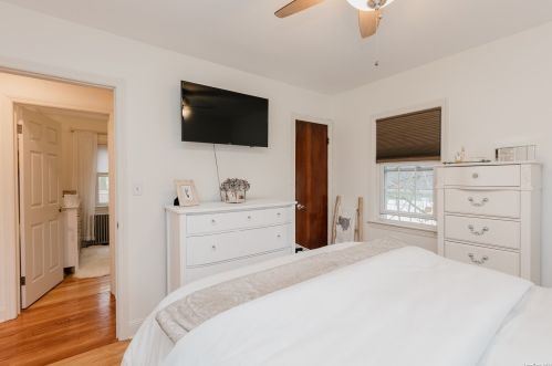 37 Edwards Pl, Huntington Station NY  11746-1013 exterior