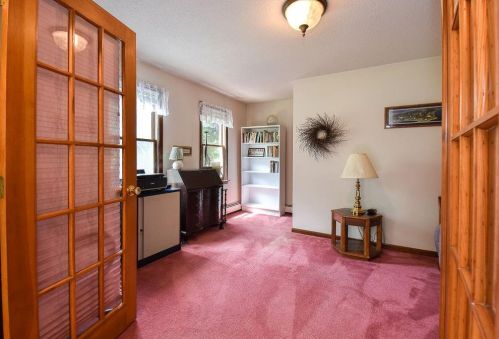 38 Noble St, South Kingstown RI  02882-3941 exterior