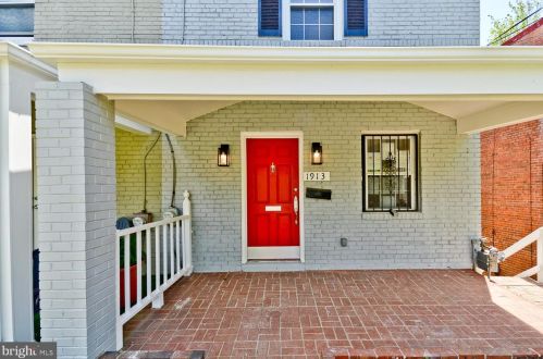 1913 Savannah Pl, Washington, DC 20020-2105