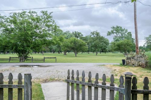 737 Leesburg Ave, Washington Ch OH  43160-1251 exterior