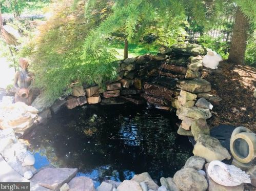 19376 Ml Dm Pl, Leesburg VA 20176-1637 exterior