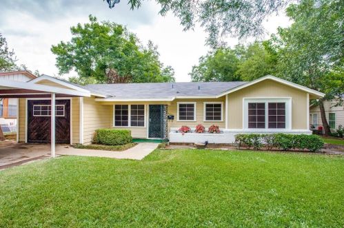 4425 Wilhelm St, Fort Worth, TX 76119-3879