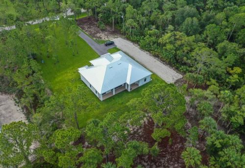 543 9th St, Naples FL  34117-6646 exterior
