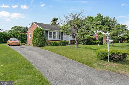 1780 Hemlock Rd, Lancaster, PA 17603-4436