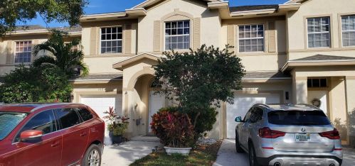 308 Spruce St, Boynton Beach, FL 33426-9358