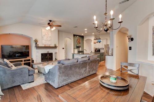 9020 Wheatfield Trl, Fort Worth TX  76179-8154 exterior