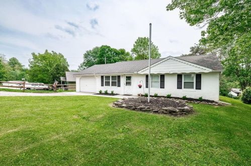 25 Lewis Dr, Johnstown, OH 43031-9571