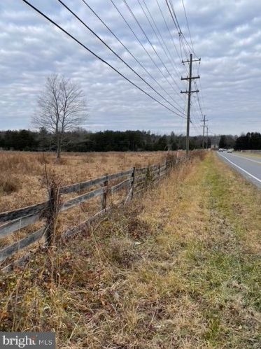 22385 Evergreen Mills Rd, Leesburg, VA 20175-6378