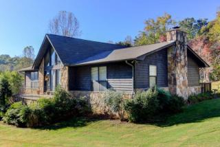3425 Shagbark Dr, Powell, TN 37849-2212