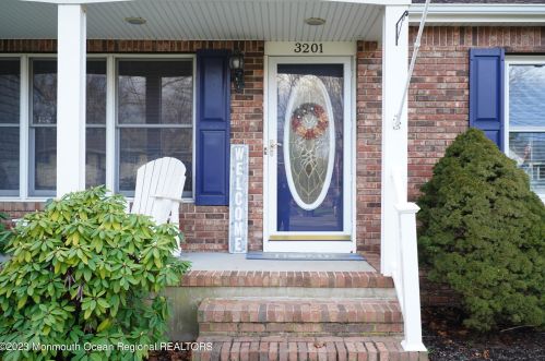 3201 Arthur St, Belmar, NJ 07719-4367