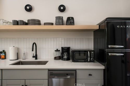 700 Country Club Blvd, Big Bear City CA  92314 exterior