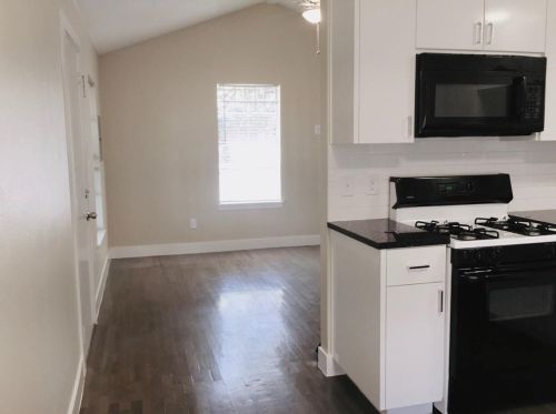 7312 Bennett Ave, Austin TX  78752-2704 exterior