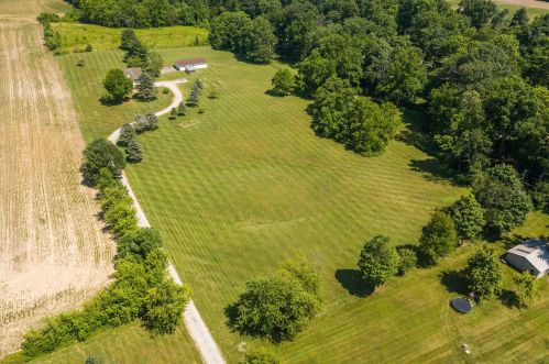 5642 Rauch Rd, Carroll, OH 43112-9666