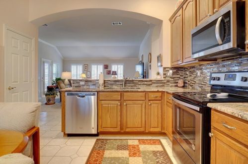 9404 Orangewood Trl, Denton TX  76207-8622 exterior