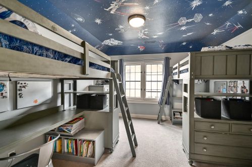 2403 91, Milwaukee WI 53226-1832 exterior