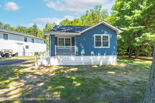 69 Byrnes Ln, Tinton Falls, NJ 07724-1559
