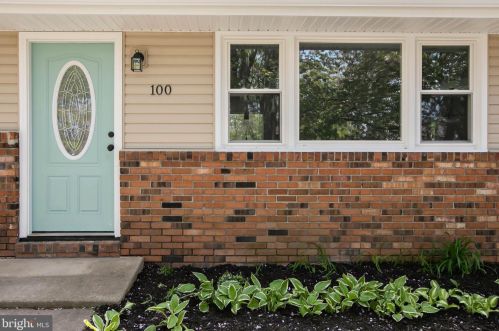 100 Oxford Ave, Berlin Boro NJ  08009-9347 exterior