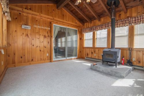 13 Harvey Rd, Londonderry NH  03053-7412 exterior