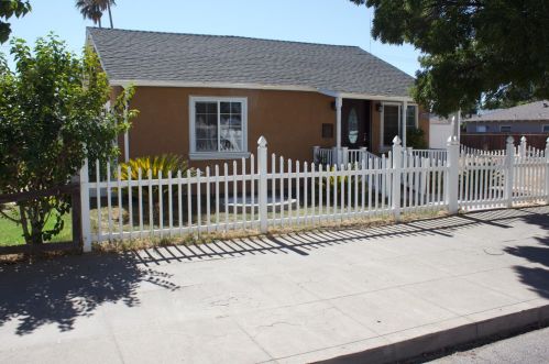 1527 Main St, Newman, CA 95360-1317
