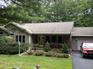 115 Tamarack Dr, Milford, PA 18337-7210