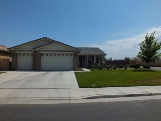 4523 Chalet St, Bakersfield, CA 93313-2056