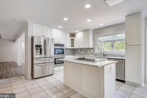 7802 Mulberry Bottom Ln, Springfield, VA 22153-2311