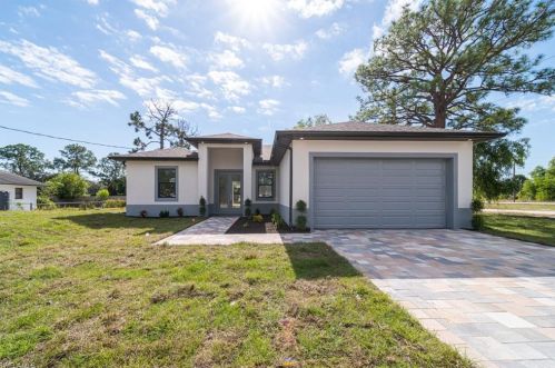 3019 25th St, Lehigh Acres, FL 33971-7525