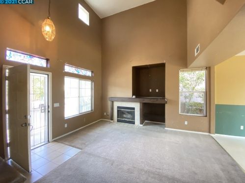 2215 Moldavite Ln, Santa Rosa, CA 95404-6173
