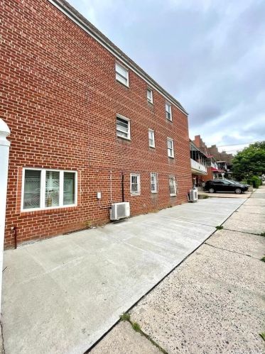 8027 135th St, Jamaica, NY 11435-1029
