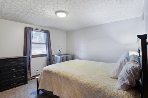 300 Cooper St, Mount Vernon OH  43050-1604 exterior