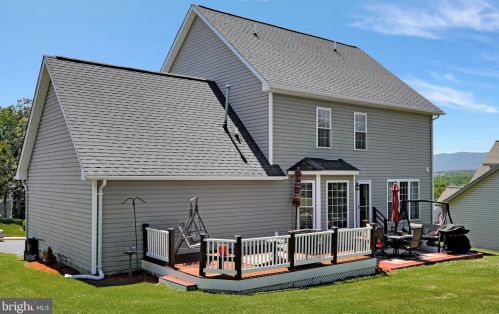 681 Crystal Ln, Strasburg, VA 22657-2371