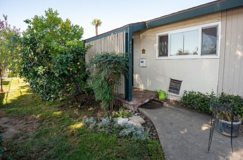 429 1st St, Tustin, CA 92780-3311