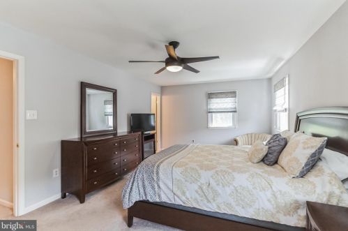 907 Quincy Dr, Yardley PA  19067-2902 exterior