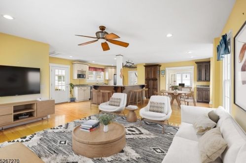 49 Pennsylvania Ave, Flemington NJ  08822-1223 exterior