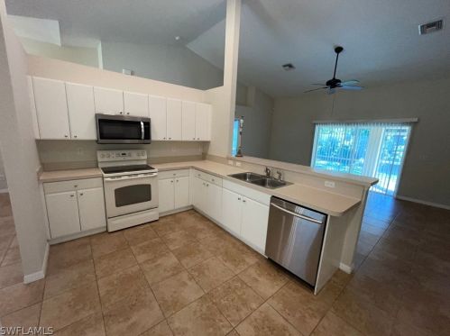 313 Vicksburg Ave, Lehigh Acres, FL 33972-1097